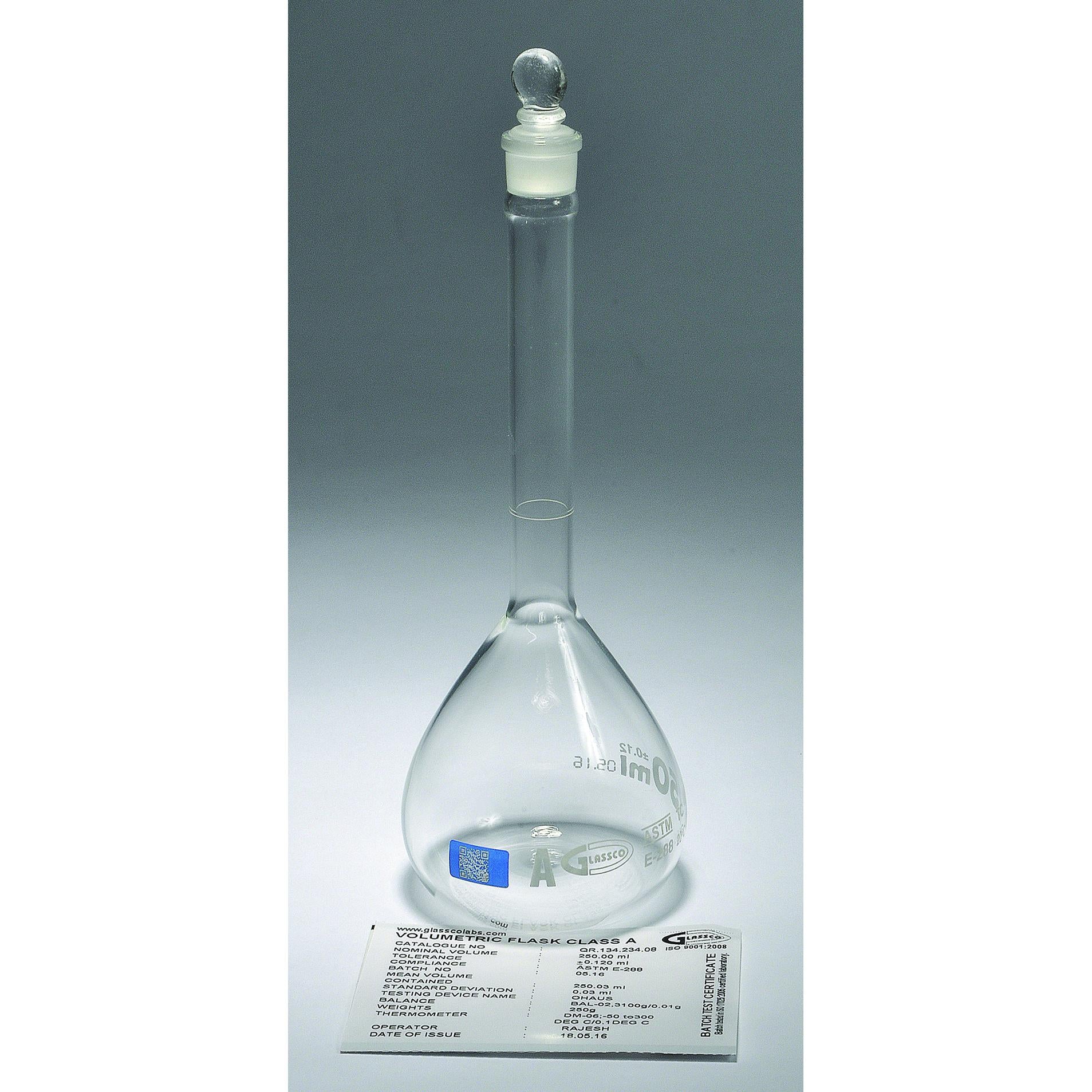 Volumetric Flasks, Class A, with Glass Stopper, Batch Certified, QR