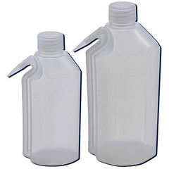 https://www.growinglabs.com/cdn/shop/products/azlon_integral_style_wash_bottle_ldpe_medium.jpg?v=1652400245